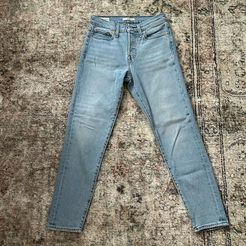 Levi’s Wedgie Fit Light Wash Jean